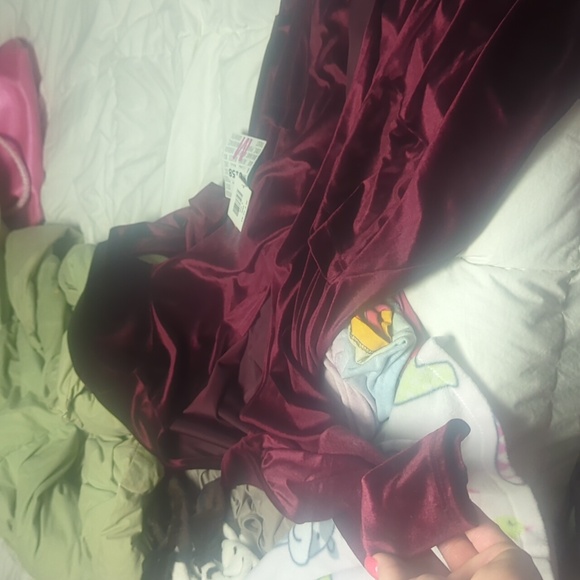 Lularoe size medium new with tags  velvet soft and look burgundy but a shiny - Picture 6 of 6